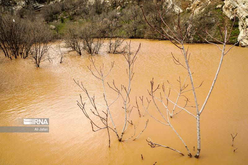 سازمان هواشناسی نسبت به سیلابی شدن مسیل‌ها و طغیان رودخانه‌ها به دنبال تشدید فعالیت سامانه بارشی در برخی استان‌ها هشدار داد.